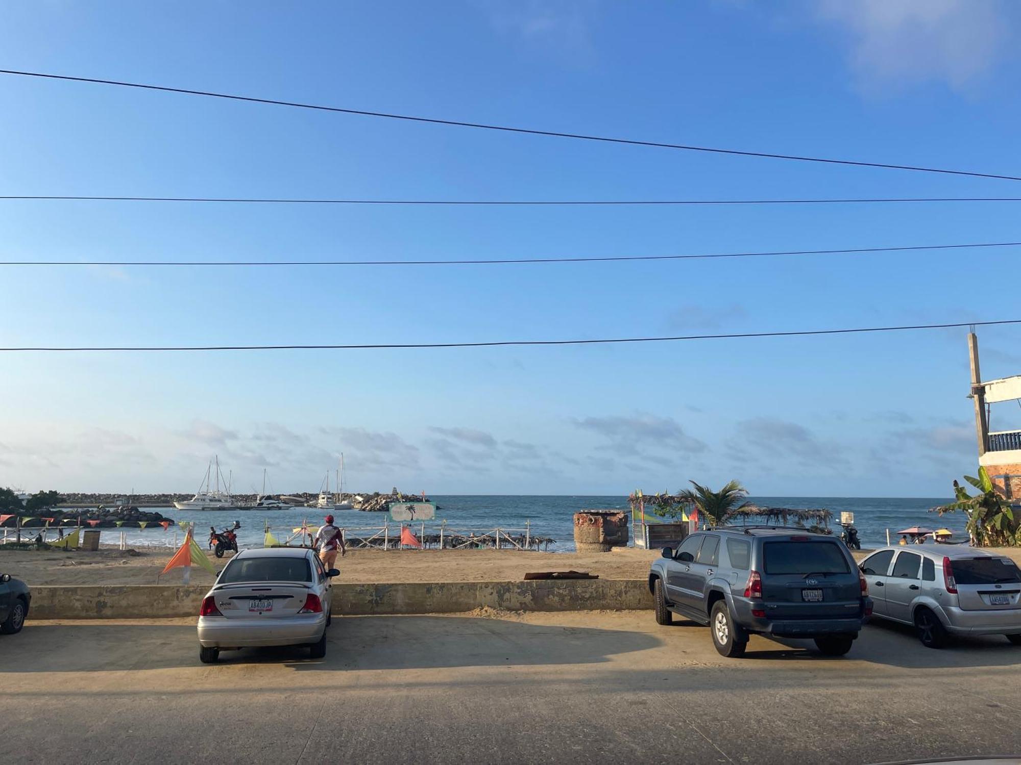 Hotel Brisas Del Mar 2022 Catia La Mar Εξωτερικό φωτογραφία