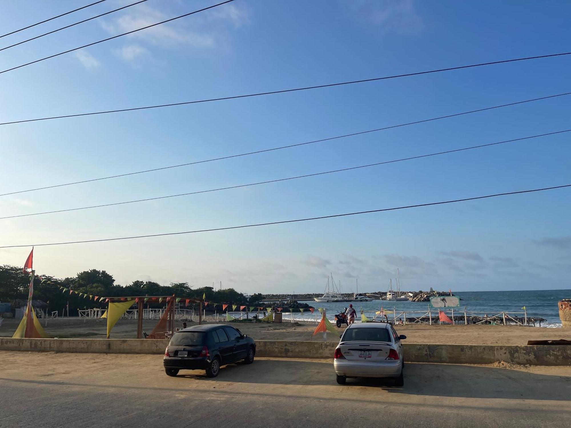 Hotel Brisas Del Mar 2022 Catia La Mar Εξωτερικό φωτογραφία